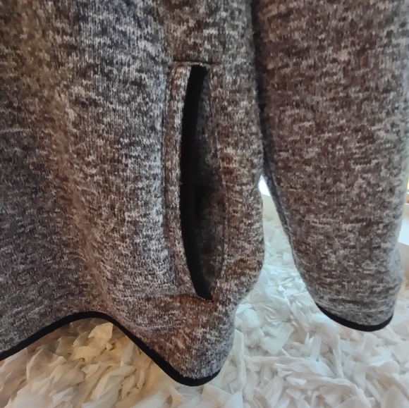 Eddie Bauer Fleece Lined 1/4 zip in Black and Gray Large - Picture 4 of 9